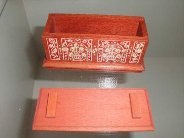 Flachdeckeltruhe für die Puppenstube