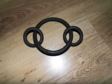 große uralte schmiedeeisene Ringe, Befestigung, Kette, Halterung