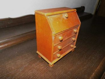 Sekretär für die Puppenstube