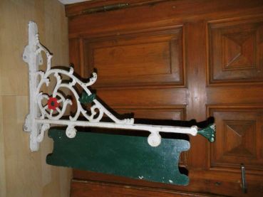 Preview: alte Wandhalterung Ausleger Ladenschild Reklame Werbung Nagelstudio Gusseisen