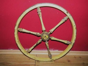 Preview: sehr altes Holzrad Wagenrad Rad