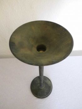 Preview: Kerzenständer aus Messing mit schöner Patina