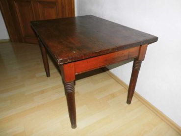 Preview: uriger alter Couchtisch, Beistelltisch in massivholz stabil Top