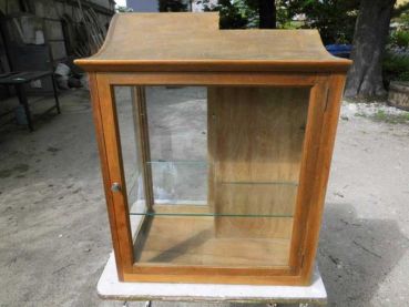 Preview: alte Verkaufsvitrine Wandvitrine Vitrine Glasvitrine Kolonialwarenladen Tante Emma  Eckvitrine