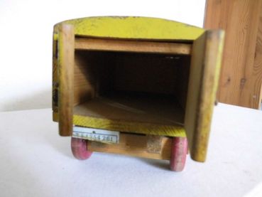 altes Holzspielzeug Holzauto Transporte LKW