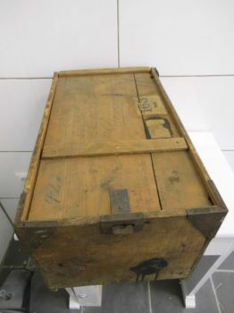 Preview: alte Transportkiste Holzkiste 1. WK ? Militaria
