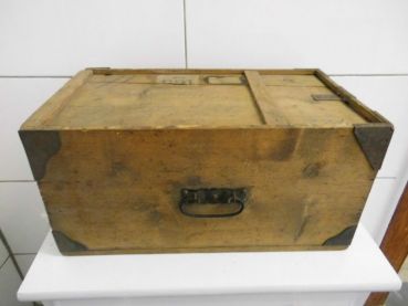 Preview: alte Transportkiste Holzkiste 1. WK ? Militaria