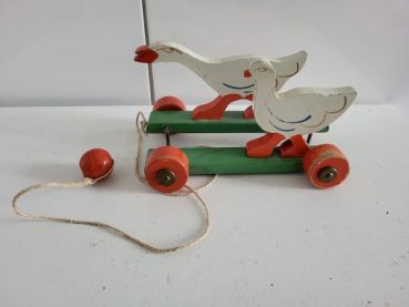 altes Ziehspielzeug, Holzspielzeug, Nachziehtier