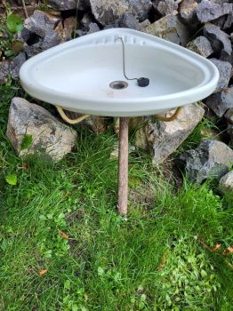 altes Eck Guss Waschbecken, Ausgussbecken Emailliert, Pflanztopf