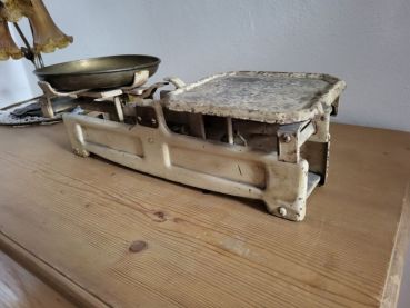 Preview: alte Haushaltswaage Küchenwaage aus den 50er Jahren bis 5 kg