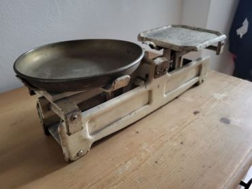 Preview: alte Haushaltswaage Küchenwaage aus den 50er Jahren bis 5 kg
