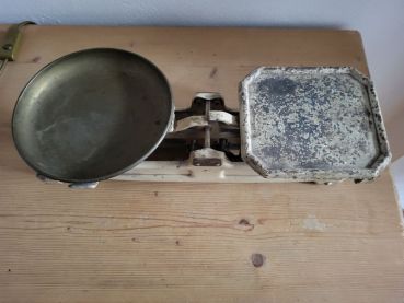 Preview: alte Haushaltswaage Küchenwaage aus den 50er Jahren bis 5 kg