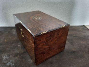 Preview: hübsche Holzschatulle, Holztruhe Holzkiste Aufbewahrung