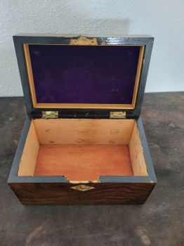 Preview: hübsche Holzschatulle, Holztruhe Holzkiste Aufbewahrung