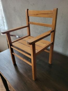 Preview: alter Kinderstuhl von Jahn, Holzstuhl, Schulstuhl,