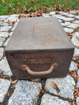 alte Holzkiste, Werkstattkasten, Aufbewahrung