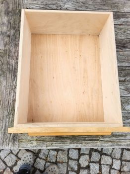 Preview: Schublade aus einem Wohnzimmerschrank, sehr stabil, Schubkasten, Holzschublade