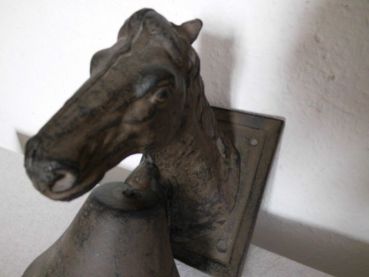 Preview: Türglocke mit Pferdekopf, Gusseisen