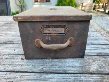 Preview: sehr alte Willy Hanzsch, Holzkiste, 30er Jahre, Aufbewahrung, Werkstatt, Kötzschenbroda