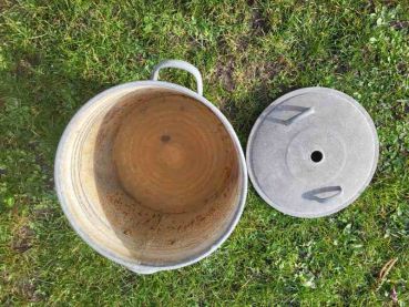 Preview: alter Zinktopf, Einwecktopf, Übertopf, Zinktonne, Pflanzkübel