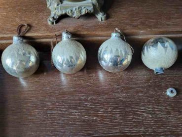 4 DDR Weihnachtskugeln, Christbaumschmuck, Weihnachtsbaum, Weihnachtsschmuck