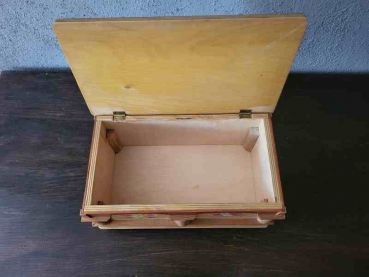 hübsches Schmückkästchen, Schatulle , Holzkiste, Weichholz,
