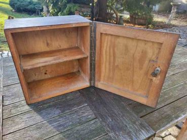 Preview: kleinerer Hängeschrank, Schrank, Wandschrank