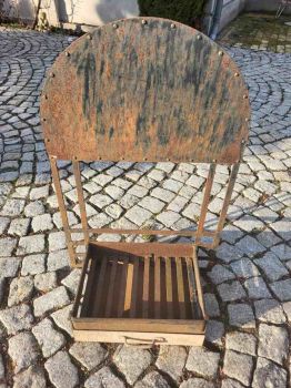 altes Metallgestell mit Ablage und Schublade, super Deko