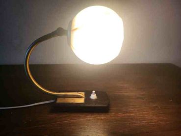 alte Wandlampe aus den 20er Jahren, Kugellampe