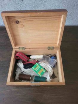 Preview: alte Holzkiste, Schatulle, Holzkasten, Aufbewahrung