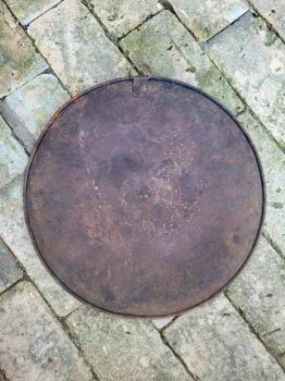 Preview: altes Backblech Kuchenblech rund mit Aufhänger