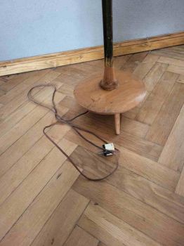 alte Stehlampe aus den 50er Jahren, Tütenlampe, Midcentury Design Messing Rockabilly