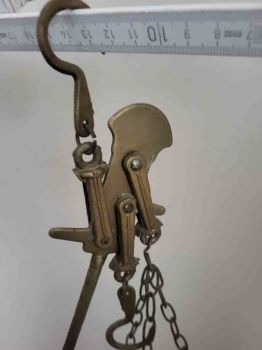 Preview: Krämerwaage mit Messingschale Waage, Blumenampel