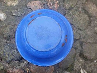 blaue emaille Schüssel, Waschschüssel, Pflanzschale, Pflanztopf