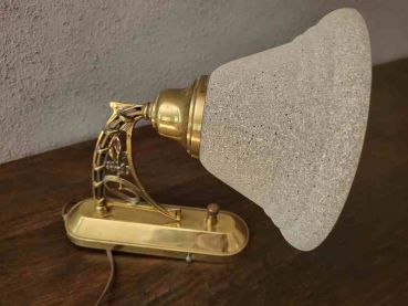 ältere Wandlampe mit Messinghalter
