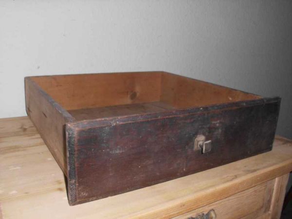 alte Schublade aus einem Schrank, 60er Jahren