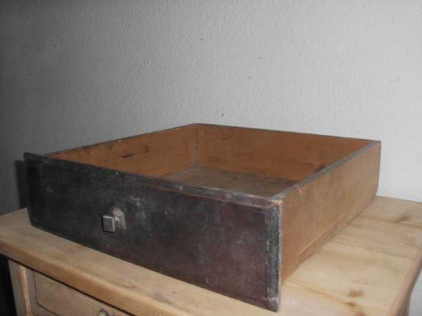 alte Schublade aus einem Schrank, 60er Jahren