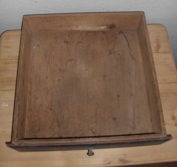alte Schublade aus einem Schrank, 60er Jahren