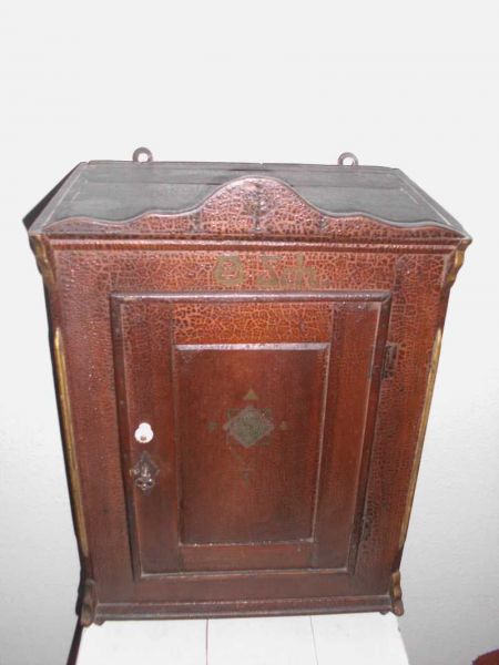 alter Biedermeier Wandschrank, Top erhalten