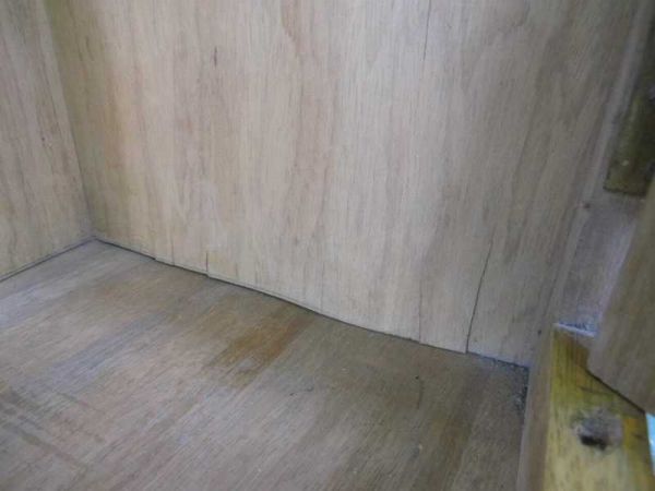 alte Verkaufsvitrine Wandvitrine Vitrine Glasvitrine Kolonialwarenladen Tante Emma  Eckvitrine