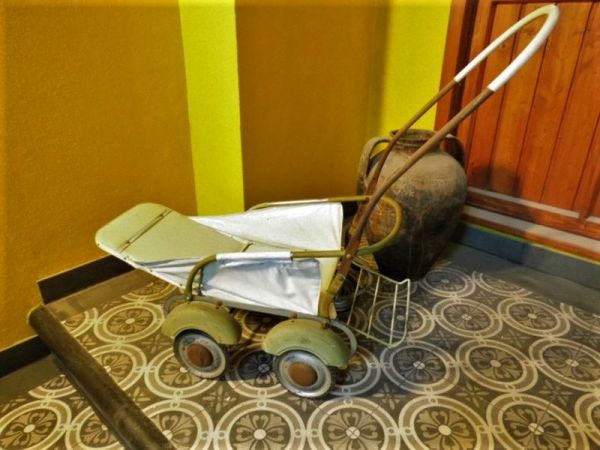 alter Puppenwagen, Sportwagen aus den 50er Jahren