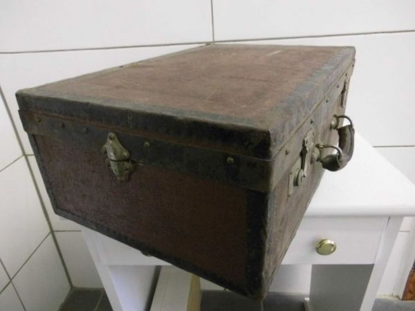 alter Reisekoffer von Julius Rascher aus Greiz