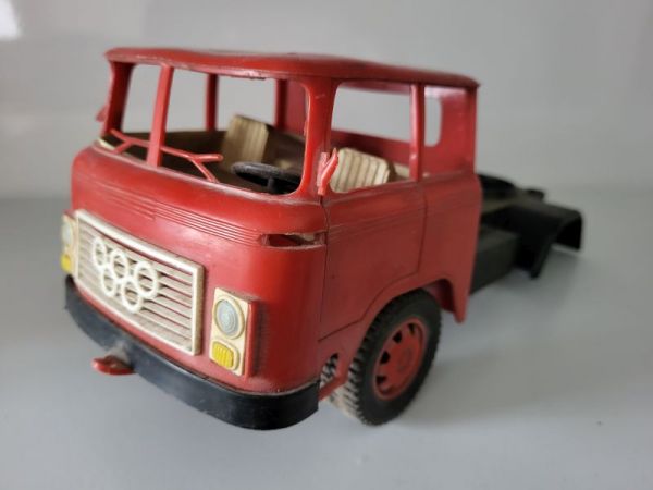 alter Spielzeug LKW Audi aus der DDR, Ersatzteilspender