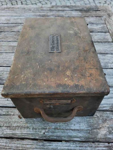 sehr alte Willy Hanzsch, Holzkiste, 30er Jahre, Aufbewahrung, Werkstatt, Kötzschenbroda