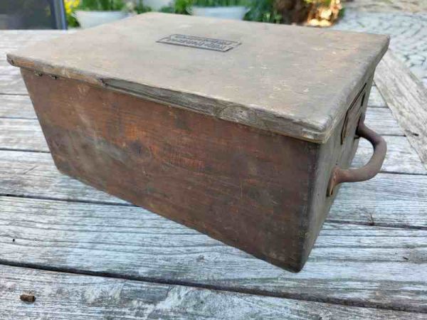 sehr alte Willy Hanzsch, Holzkiste, 30er Jahre, Aufbewahrung, Werkstatt, Kötzschenbroda