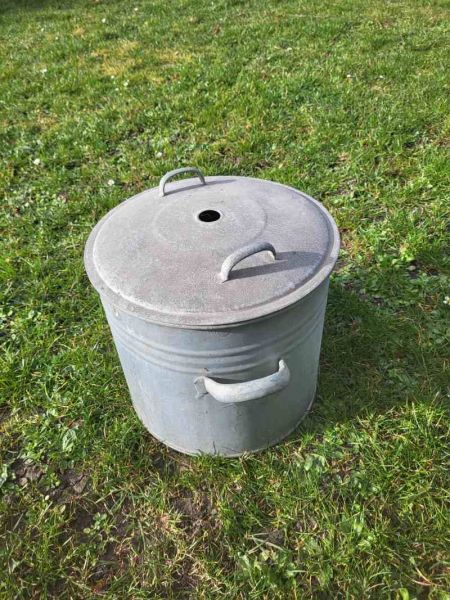 alter Zinktopf, Einwecktopf, Übertopf, Zinktonne, Pflanzkübel