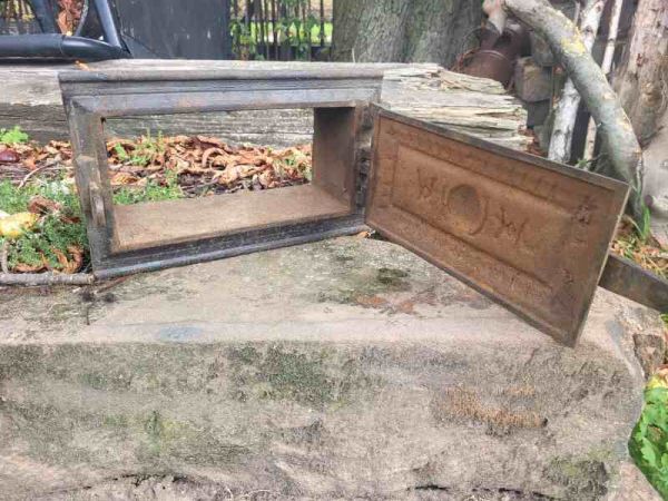 alte Ofentür für Kamin Kachelofen Gusseisen