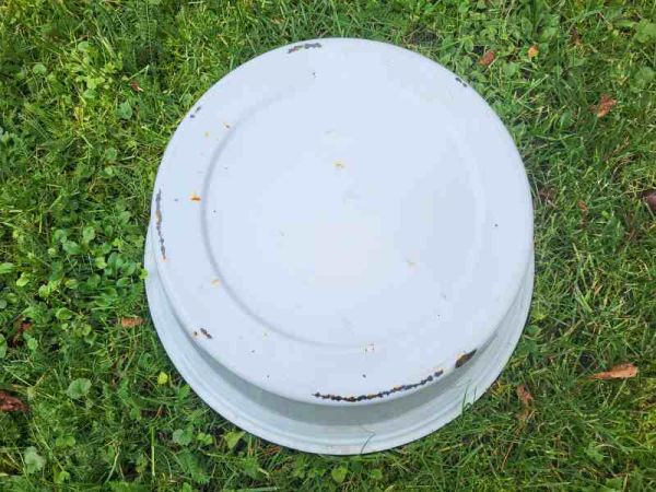 weiße emaille Schüssel, Waschschüssel, Pflanzschale, Pflanztopf