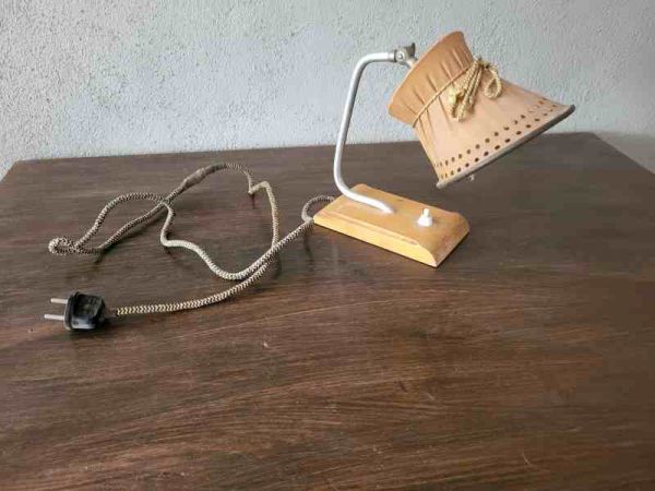 alte Tischlampe. Tischleuchte aus den 20er Jahren