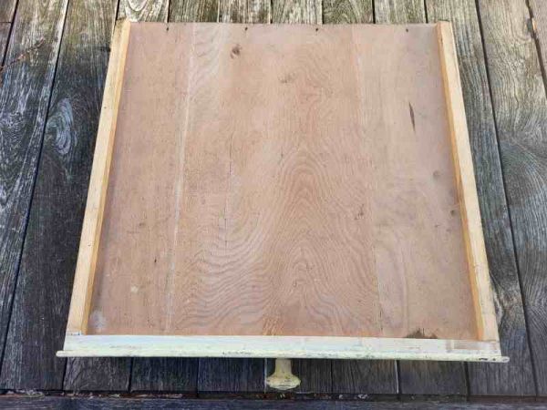 alte Schublade, Schubkasten, Holzschublade Küchenschrank / Küchentisch